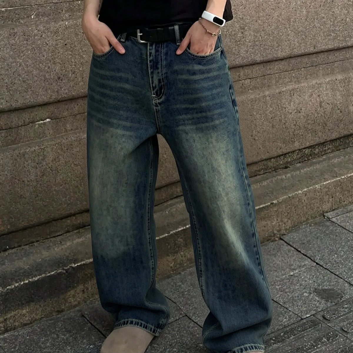 Light Wash Loose Straight Leg Jeans