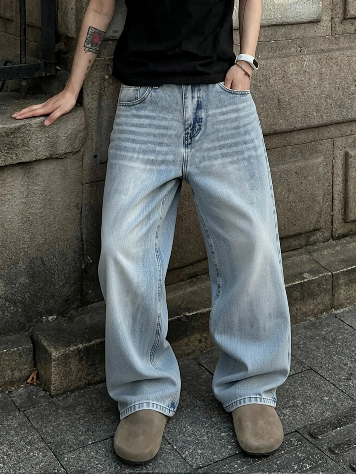 Light Wash Loose Straight Leg Jeans